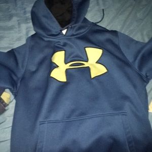 Under Armour mens hoodie size medium